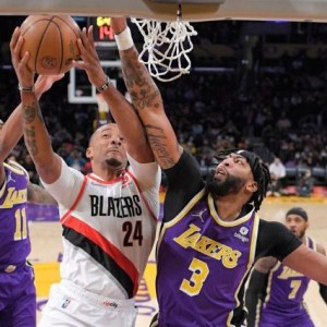 高效浓眉助湖人终结连败 詹皇缺席还得靠他挑大梁