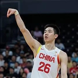 半岛体育官方网站-神射手！朱俊龙出场29分钟，三分6中5得到19+4+2