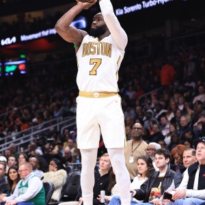 效率低了点！杰伦·布朗近8场场均31.1分7.3板 命中率43.6%