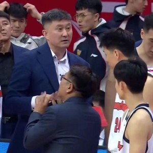 半岛体育-广东男篮3外援出征福建，拉科塞维奇随队，麦考尔缺席 确定被放弃